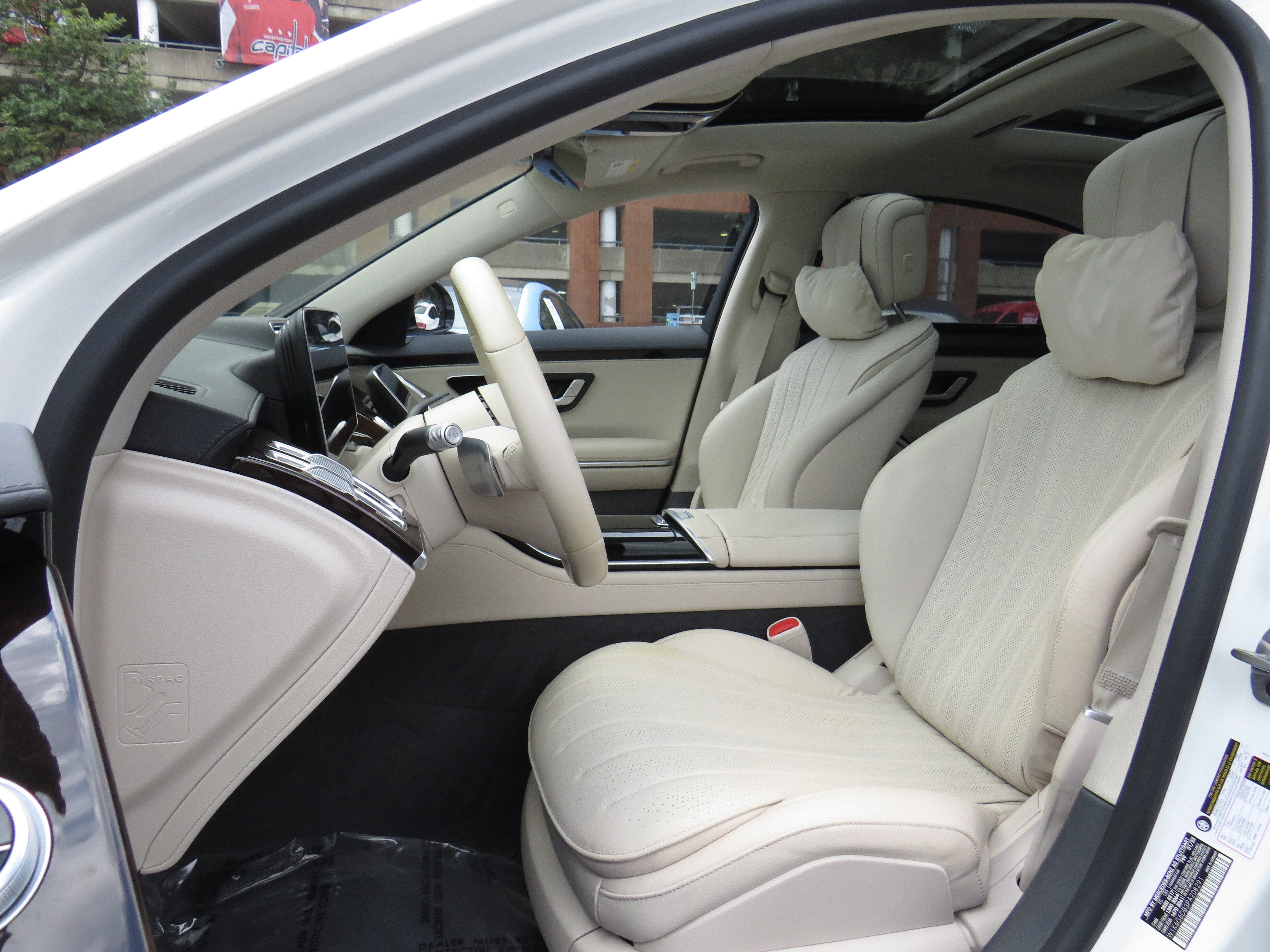 Certified Used 2023 MANUFAKTUR Diamond White Metallic Mercedes-Benz S 500 4MATIC® image 20