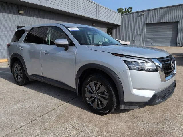 Used 2022 Silver Nissan S image 2