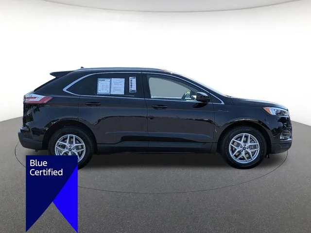 Used 2022 Black Ford SEL image 2