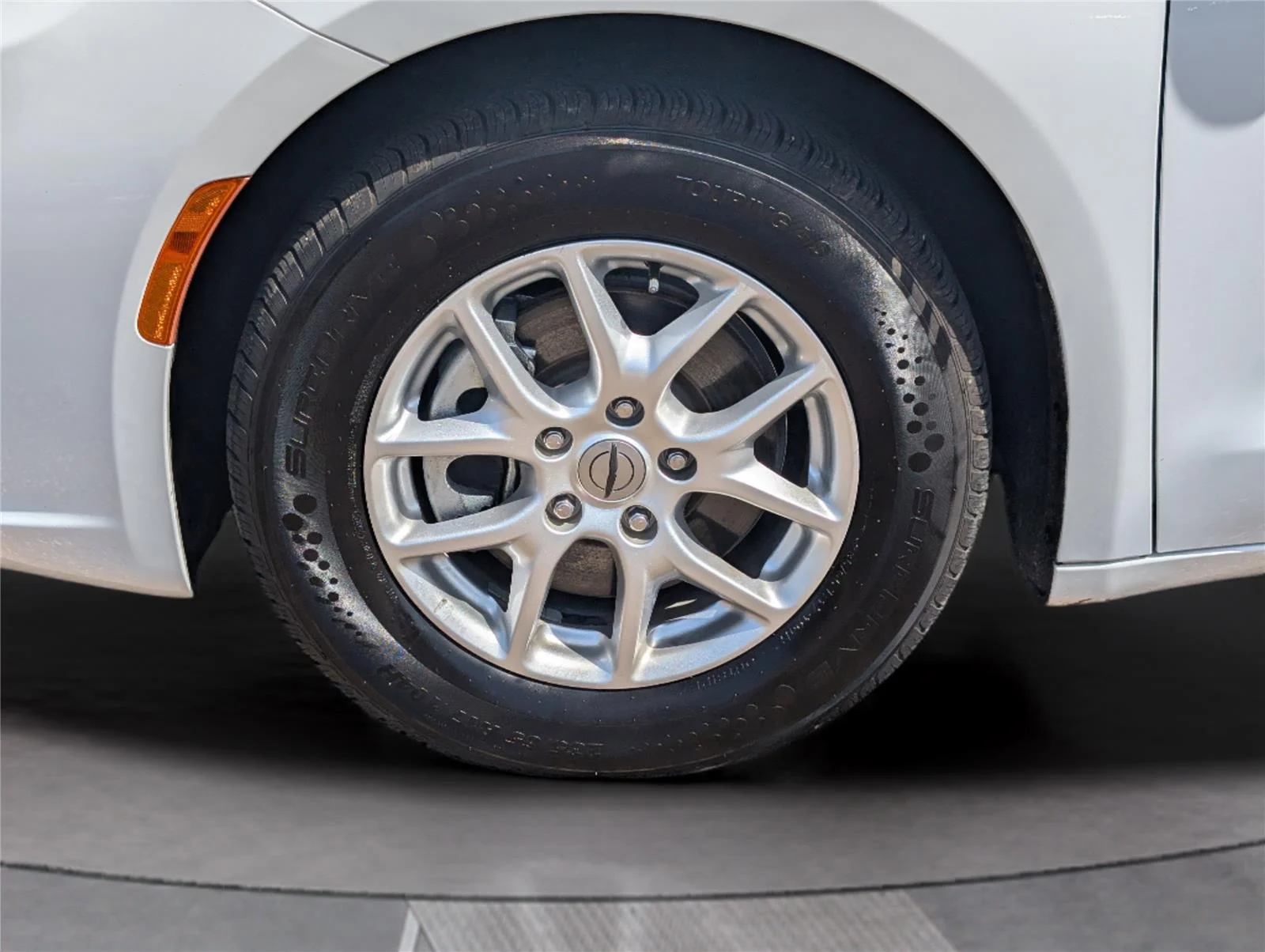 Used 2024 Bright White Clearcoat Chrysler Touring L image 9