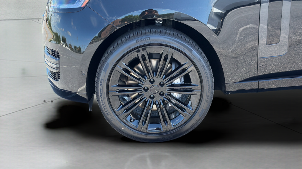 New 2026 Santorini Black Land Rover SE image 18