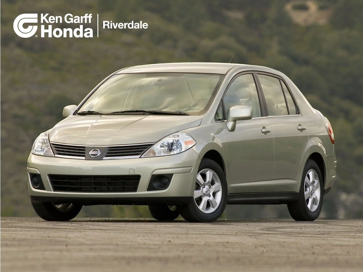 2009 Nissan Versa's photo