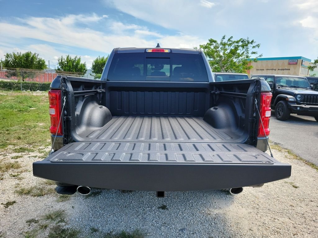 New 2026 Granite Crystal Metallic Clear-Coat Exterior Paint RAM Big Horn/Lone Star image 11