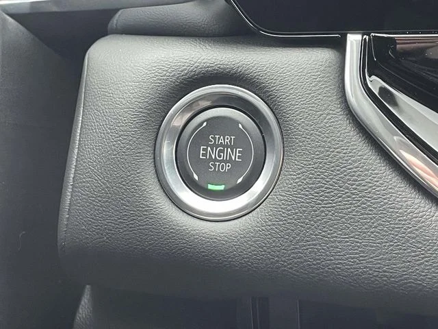 New 2026 White GMC Elevation image 28