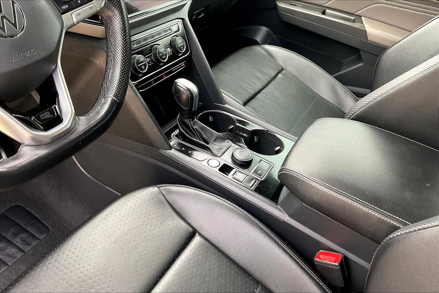 Used 2022 Pure Gray Volkswagen 3.6L V6 SEL R-Line image 17