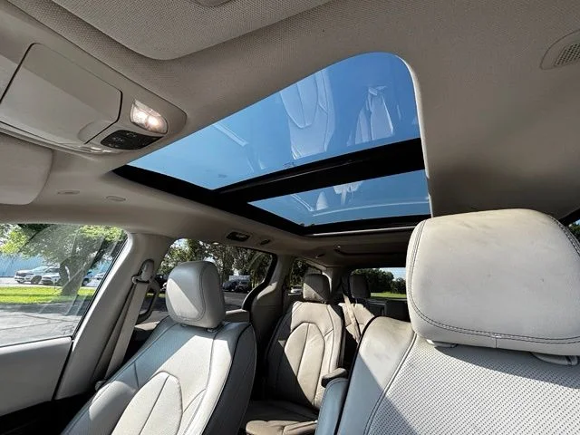 2020 Chrysler Pacifica Limited - Photo 10