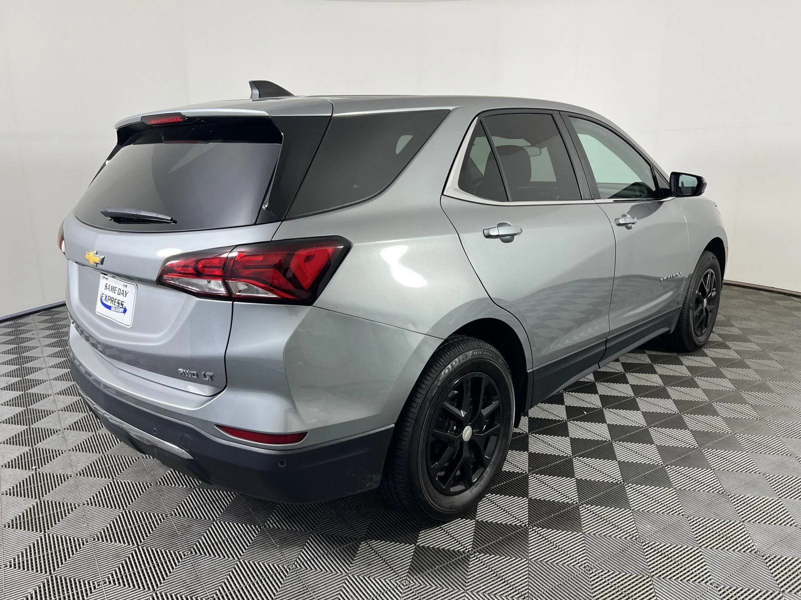 Used 2024 Sterling Gray Metallic Chevrolet LT image 26