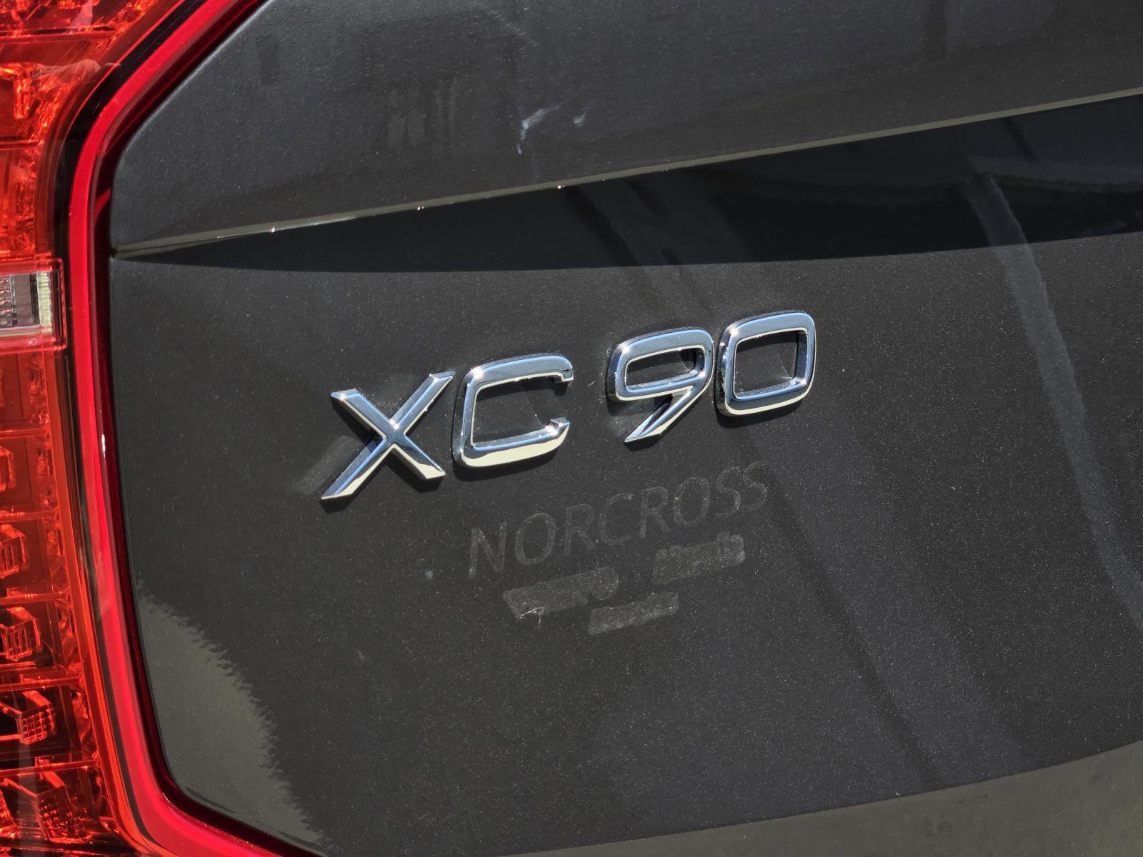Used 2023 Platinum Gray Metallic Volvo Plus image 9