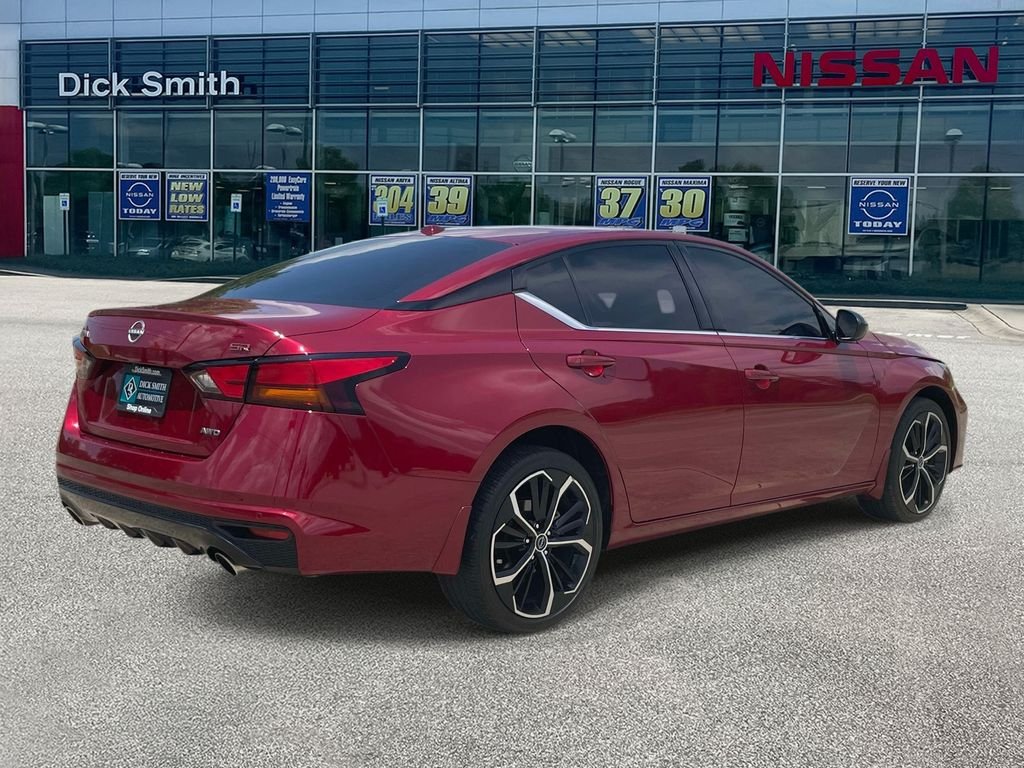 Used 2024 Red Nissan 2.5 SR image 6