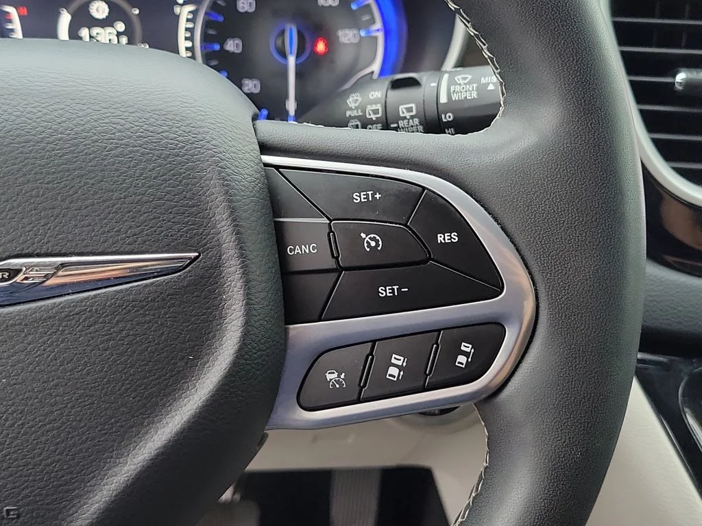 Used 2023 White Chrysler Touring L image 25