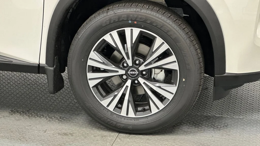 Used 2023 White Nissan SV image 27