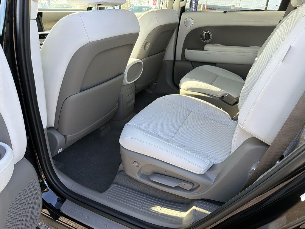 New 2026 Black Hyundai SEL FWD image 21