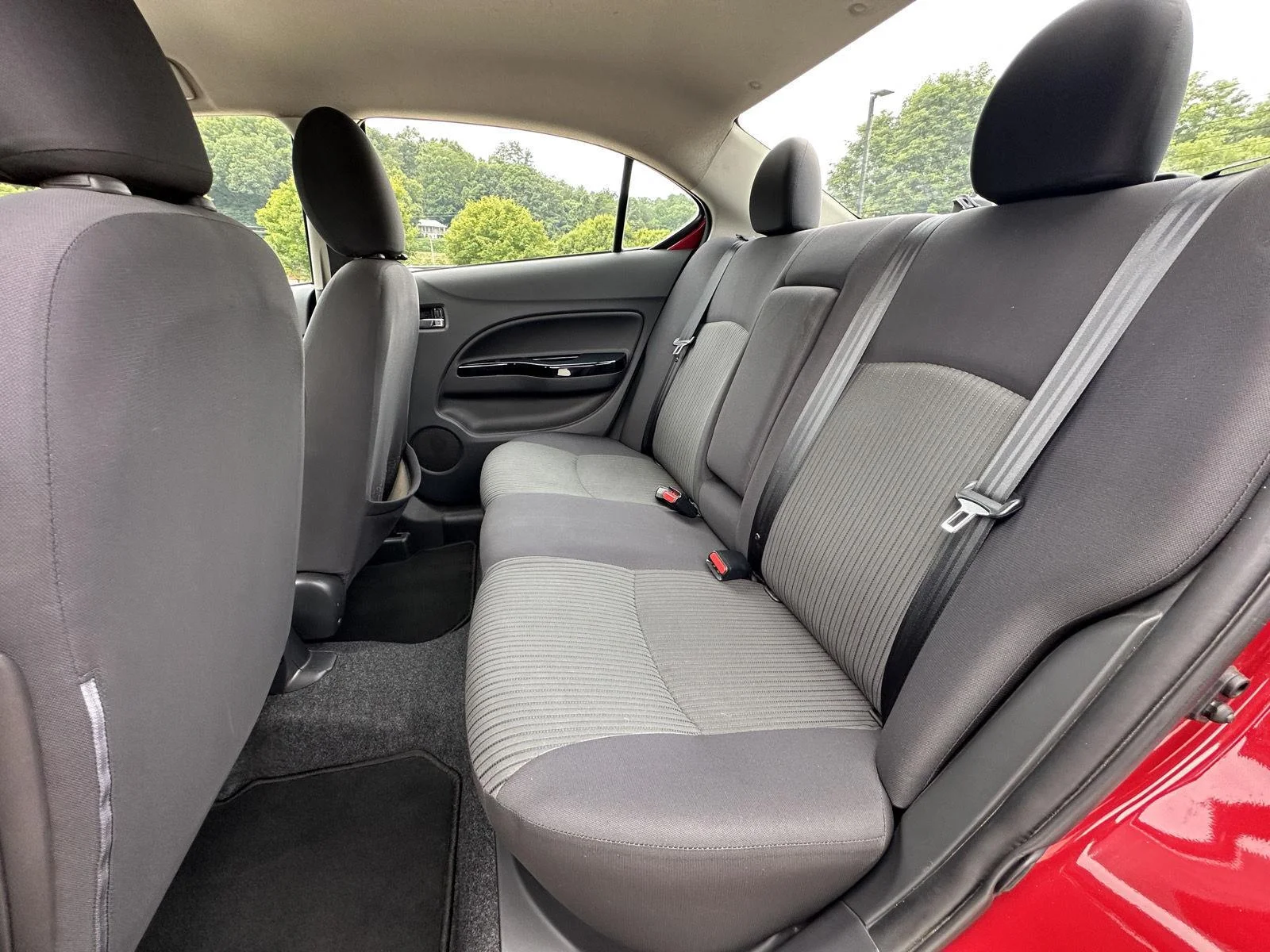 Used 2018 Infrared Mitsubishi SE image 11