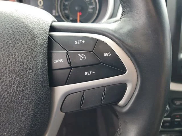 Used 2018 White Jeep Latitude Plus image 12
