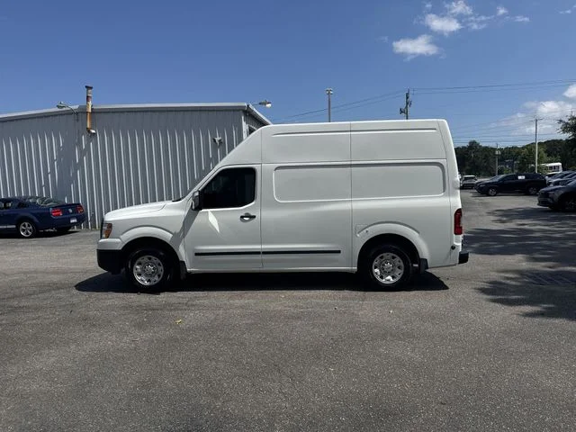 Used 2016 White Nissan SV image 8