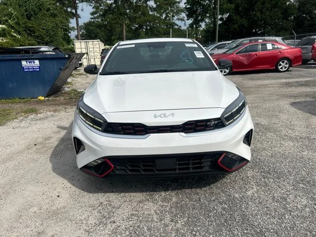 Used 2023 White Kia GT image 2