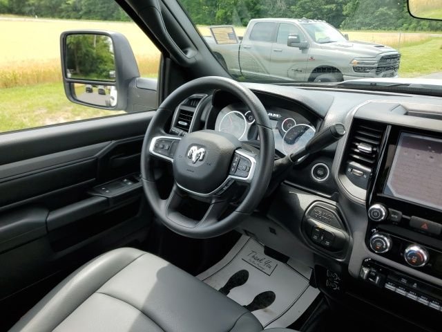 New 2026 Bright White Clearcoat RAM Tradesman image 17