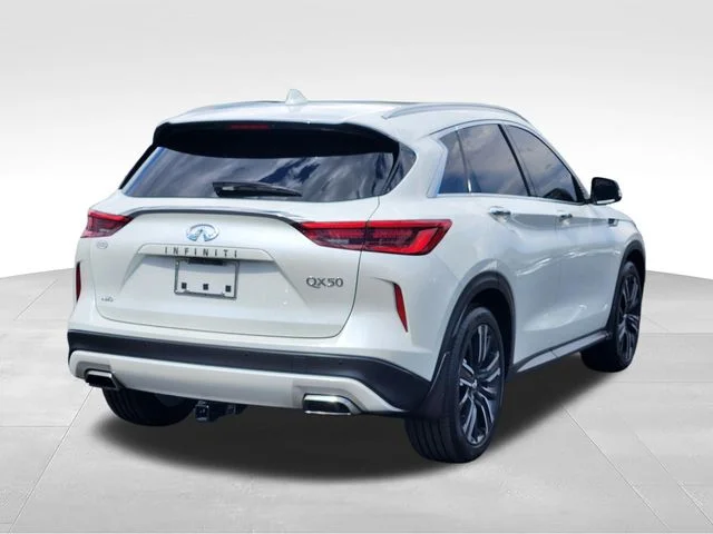 Certified Used 2021 Majestic INFINITI LUXE image 3