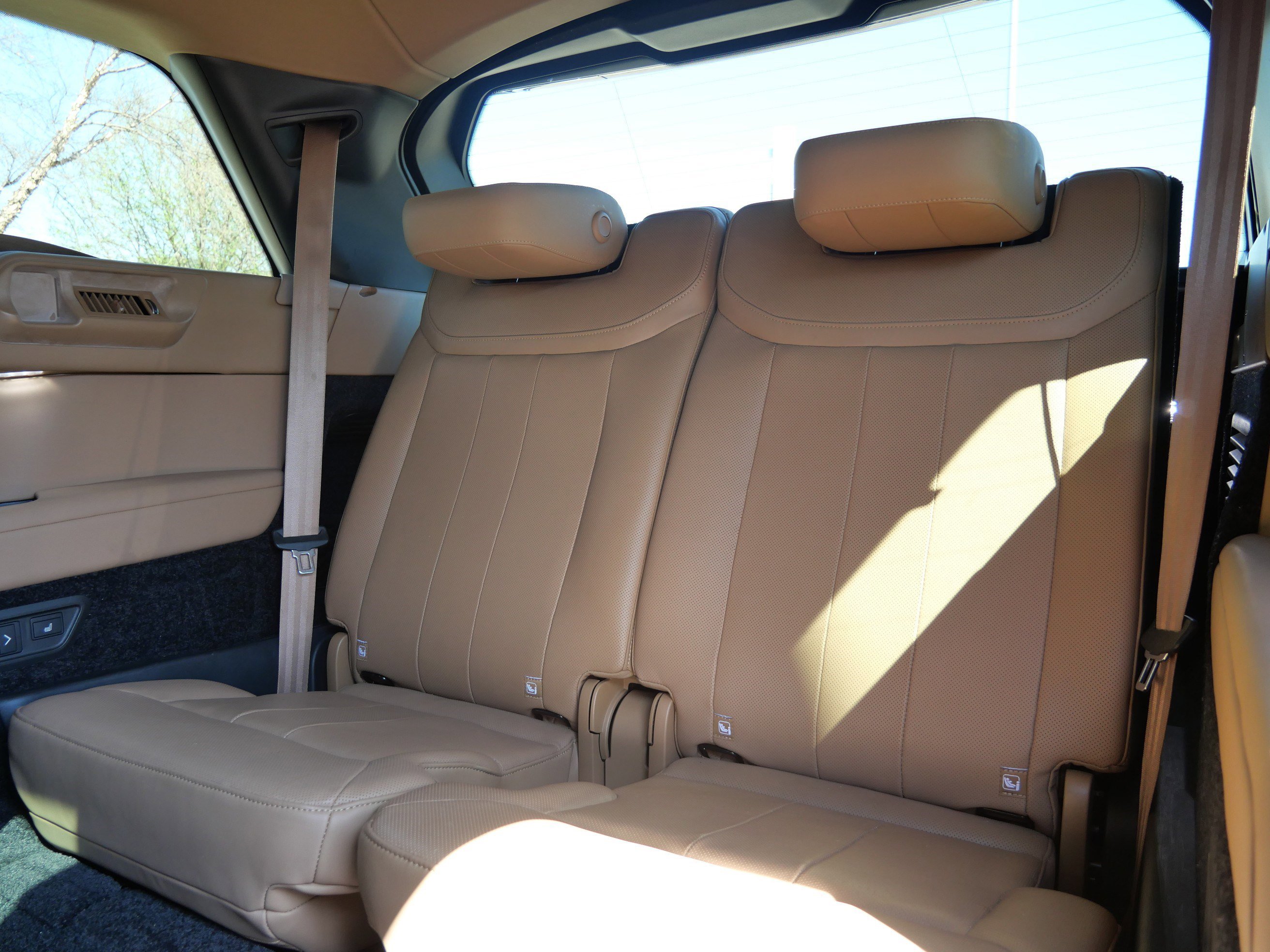 Used 2023 Black Land Rover Autobiography image 18