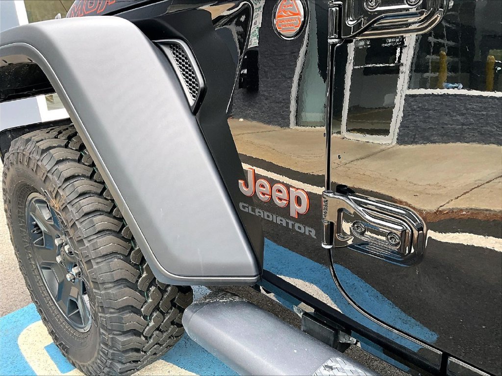 Used 2022 Black Jeep Mojave image 27