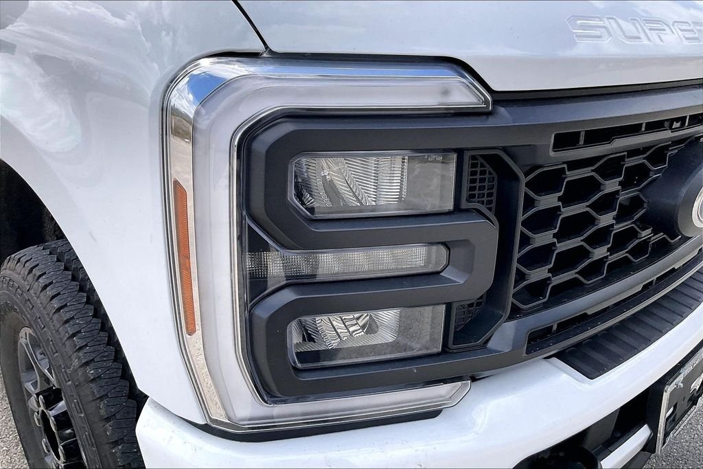 New 2026 Ford Super Duty F-250 XL 4D Crew Cab