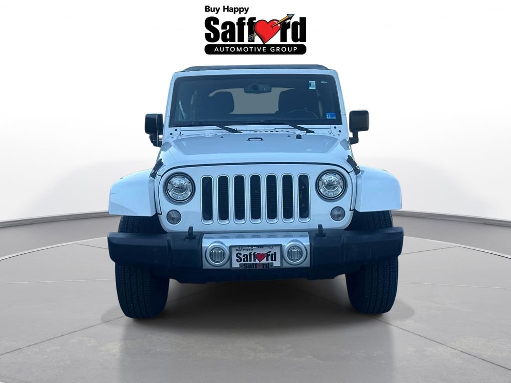 Used 2018 White Jeep Unlimited Sahara image 7