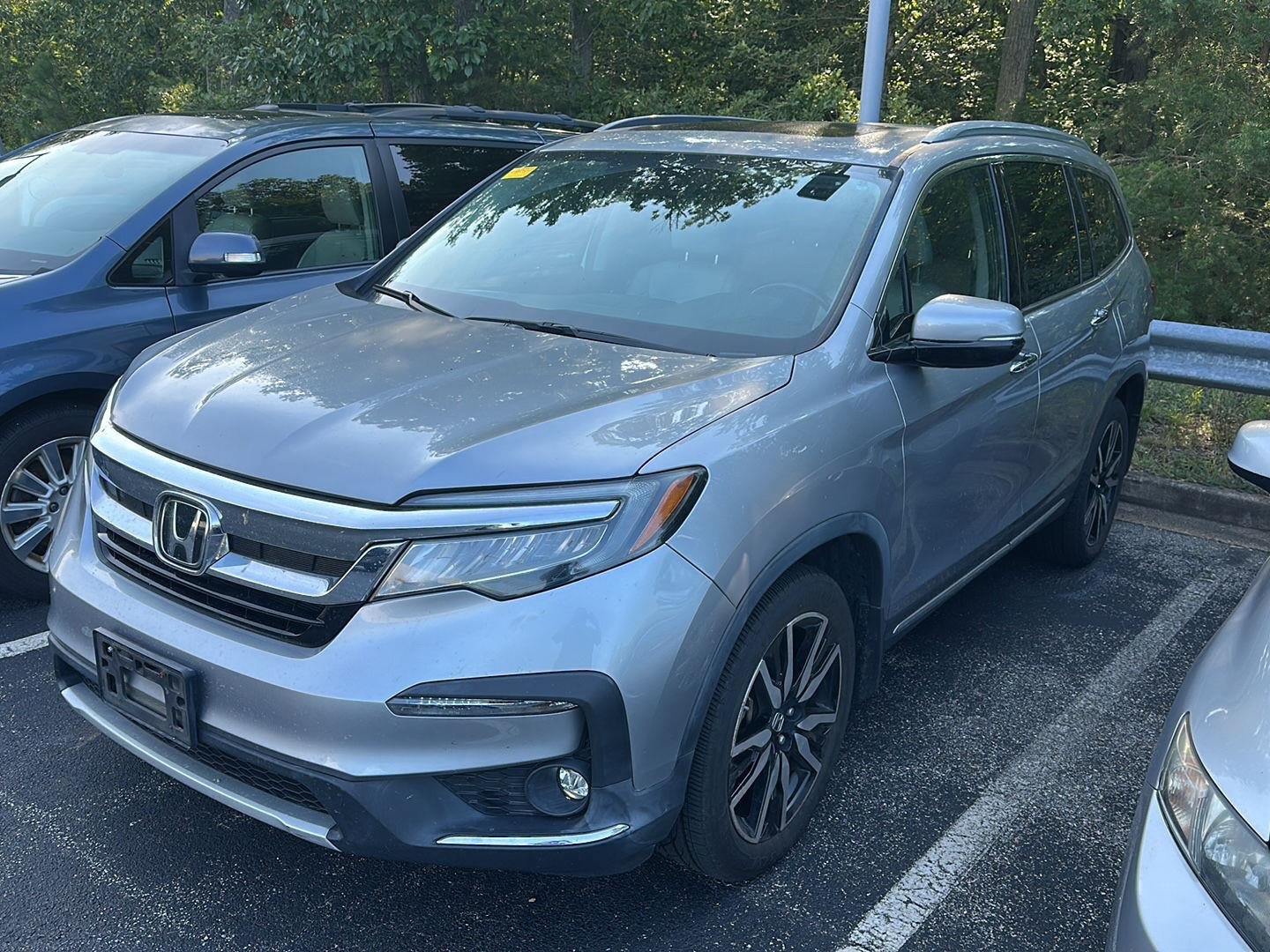 Used 2019 Lunar Silver Metallic Honda Touring w/Rear Captain