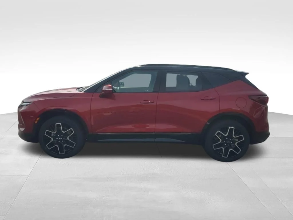 Used 2023 Red Chevrolet RS image 2