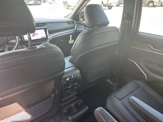 New 2026 Steel Blue Exterior Paint Jeep Limited Reserve image 11