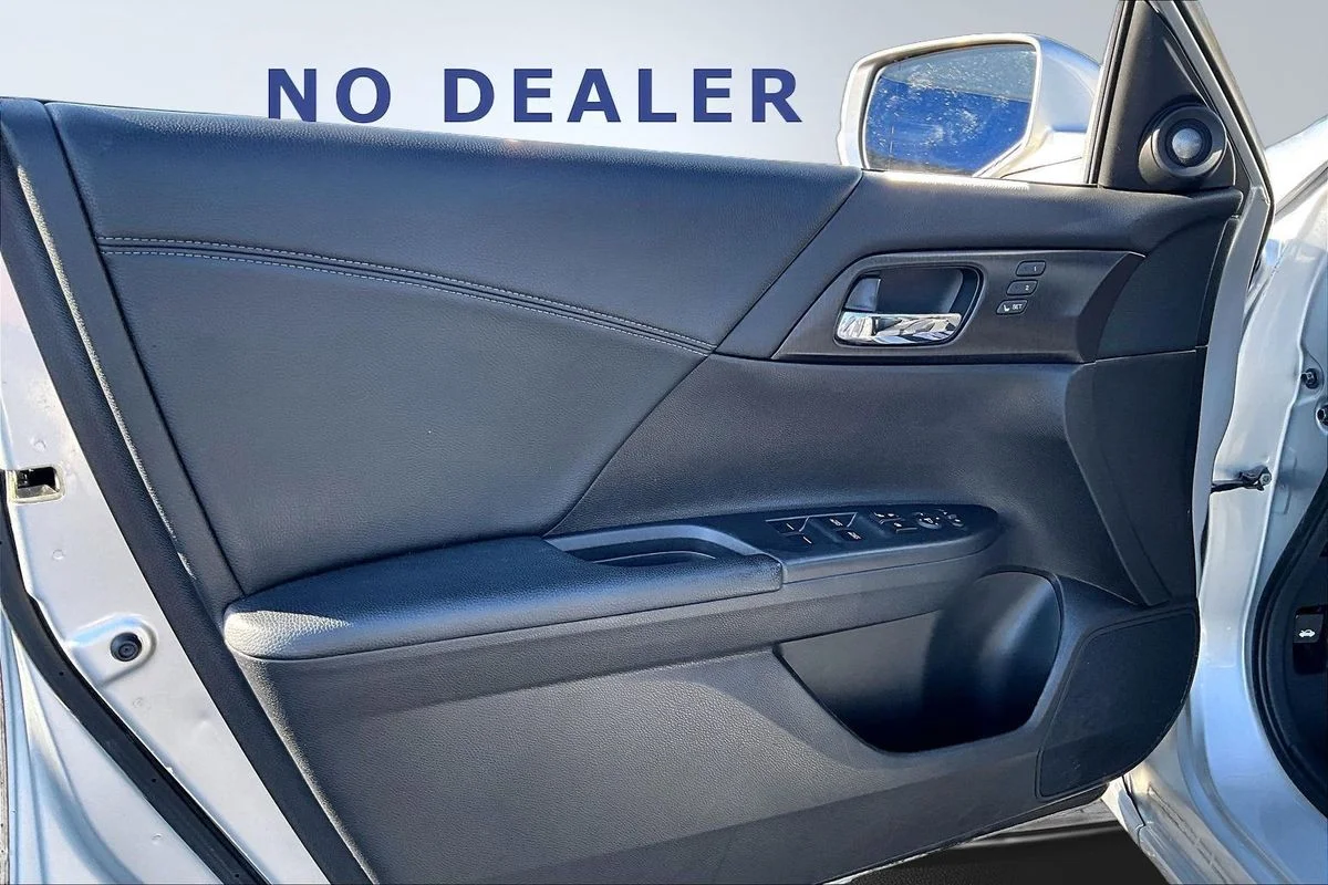 Used 2013 Silver Honda EX-L image 20