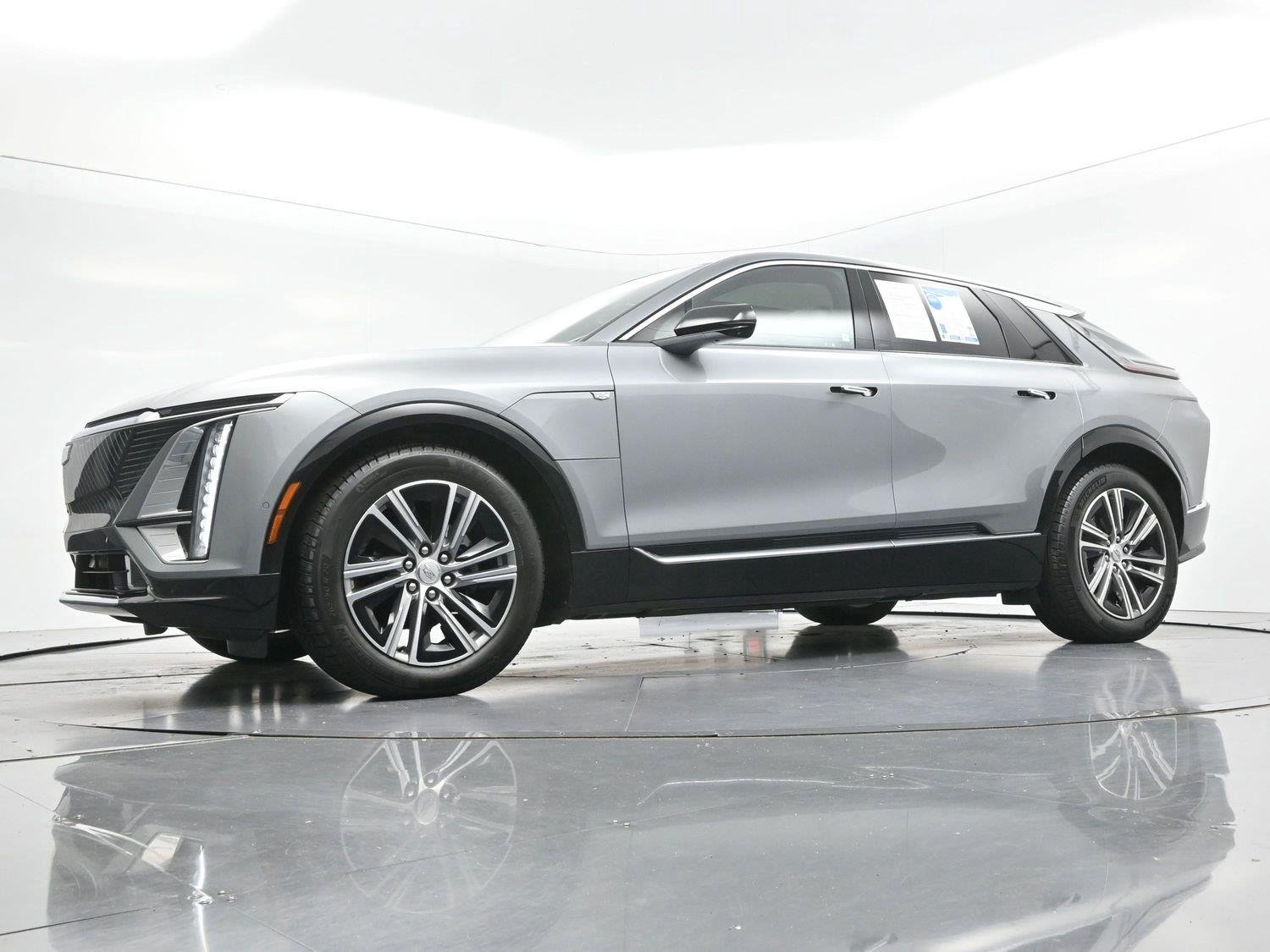 Used 2024 Argent Silver Metallic Cadillac Luxury 1 image 43