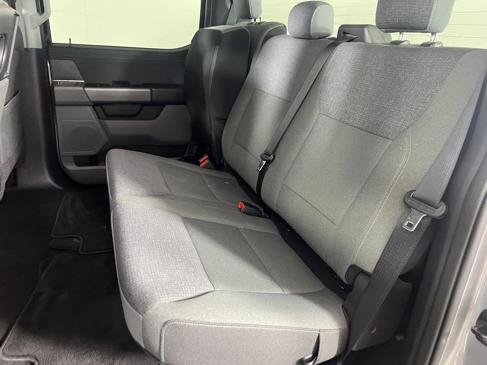 Used 2025 Silver Ford XLT image 4