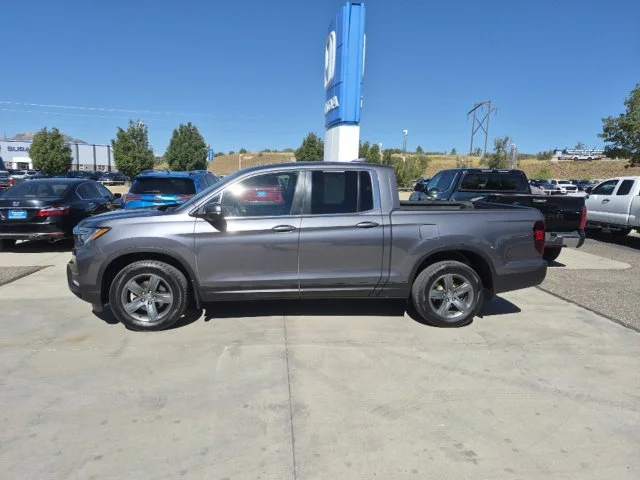 Certified Used 2023 Modern Steel Metallic Honda AWD RTL image 2