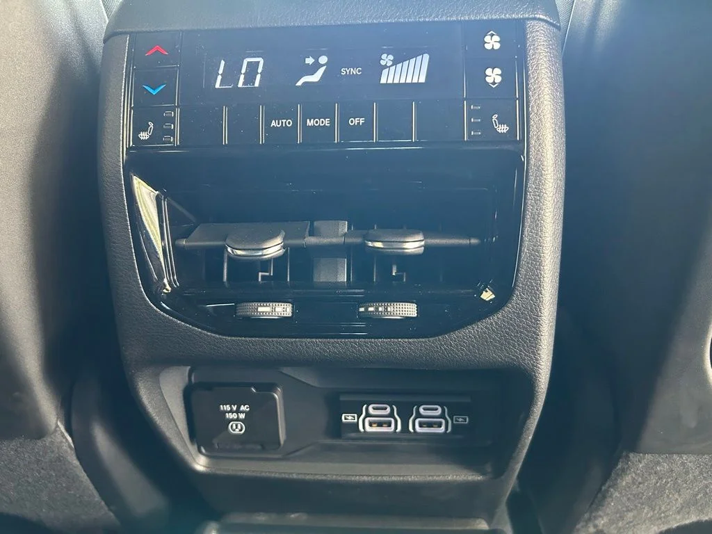 Used 2025 White Jeep Overland image 34