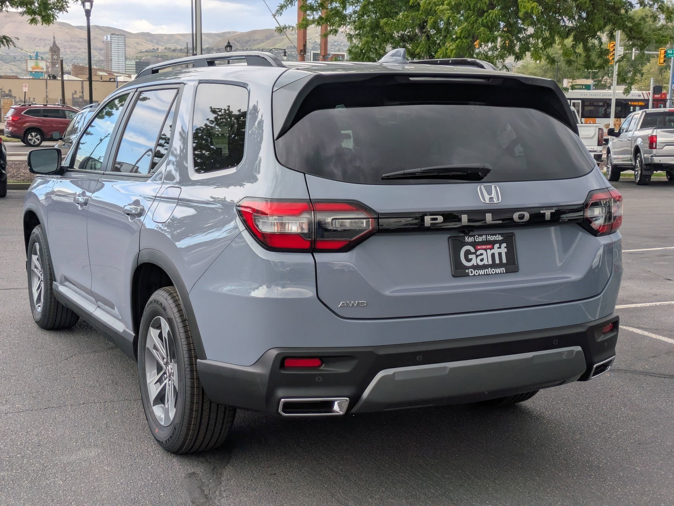 New 2026 Sonic Gray Pearl Honda EX-L image 5