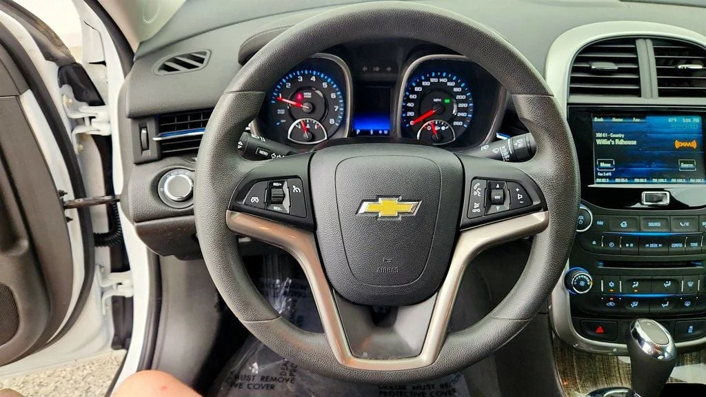 Used 2015 Summit White Chevrolet 4dr Sedan LT w/1LT image 13