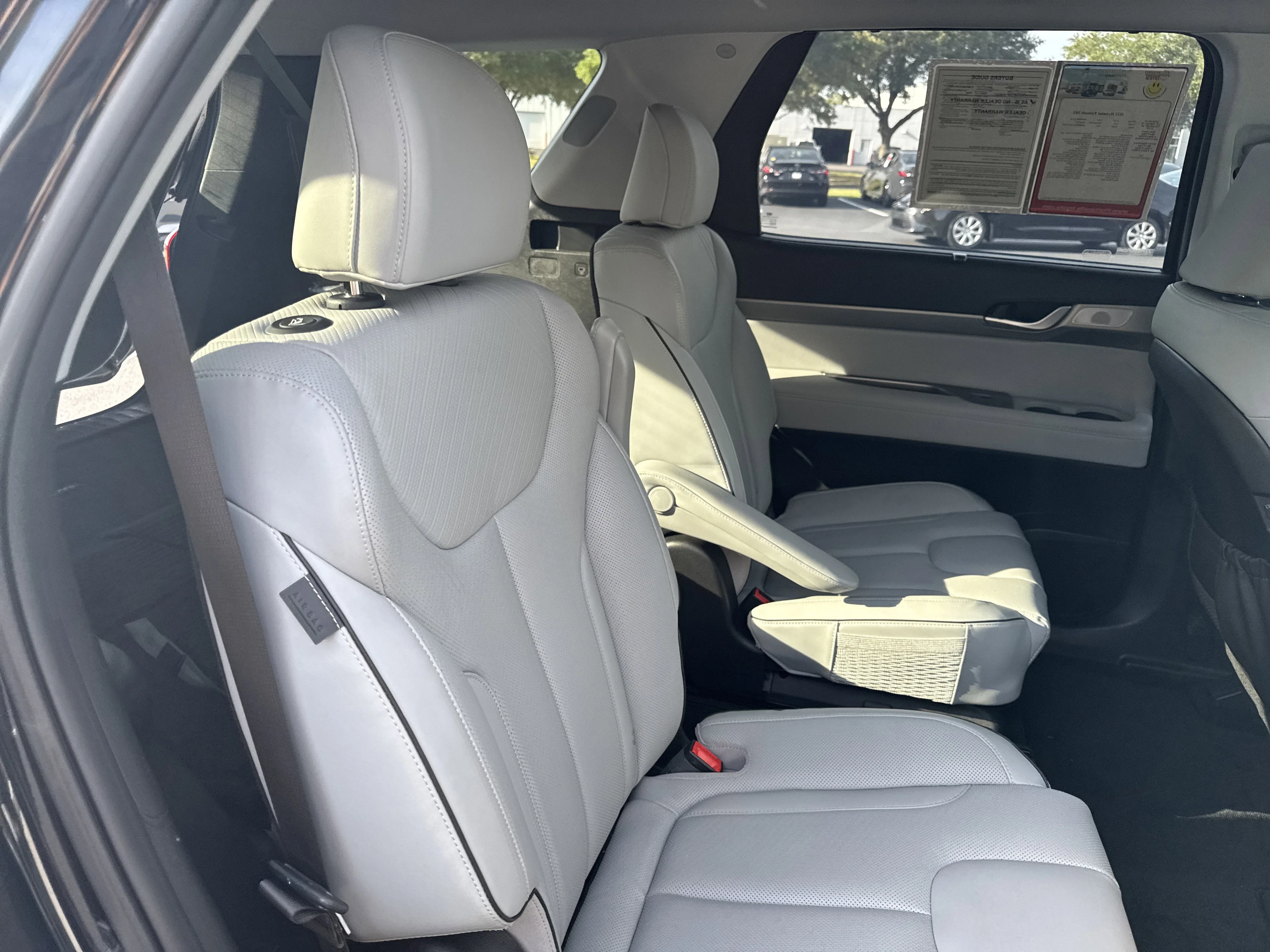 Used 2023 Moonlight Cloud Hyundai SEL image 32