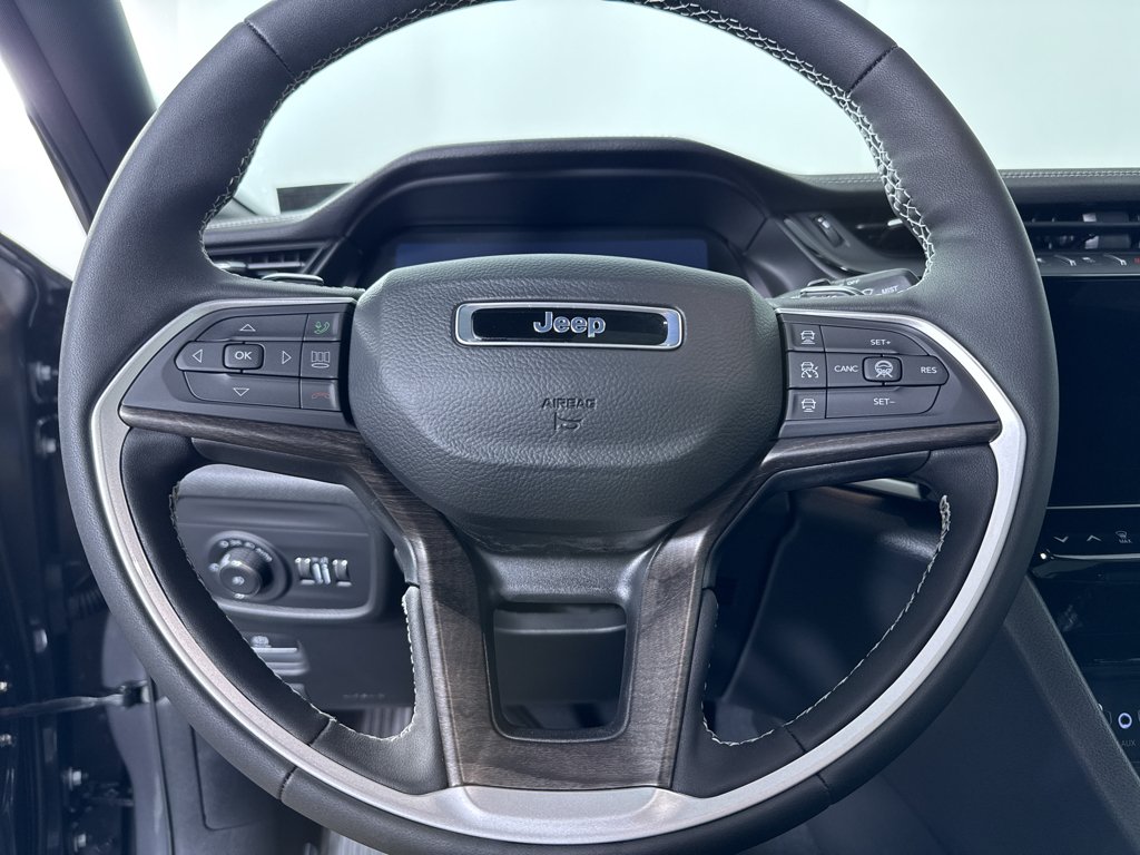 New 2026 Baltic Gray Metallic Clear-Coat Exterior Paint Jeep Limited Reserve image 23