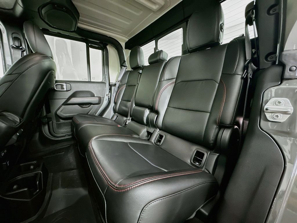 Used 2023 Sting-Gray Clearcoat Jeep Rubicon image 25