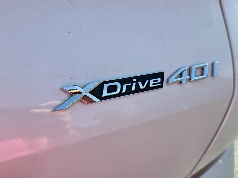 Used 2026 White Metallic BMW XDRIVE40I image 11