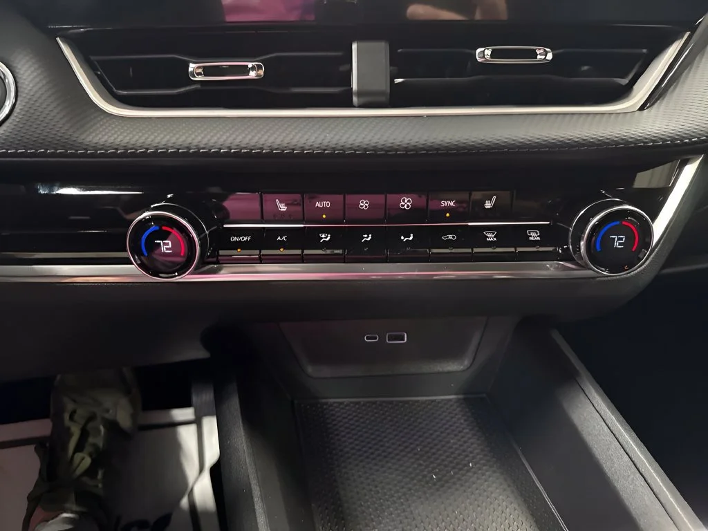 2027 Chevrolet Equinox LT - Photo 18