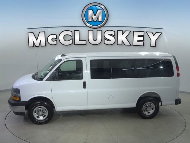 2025 Chevrolet Express Passenger LT - Photo 31