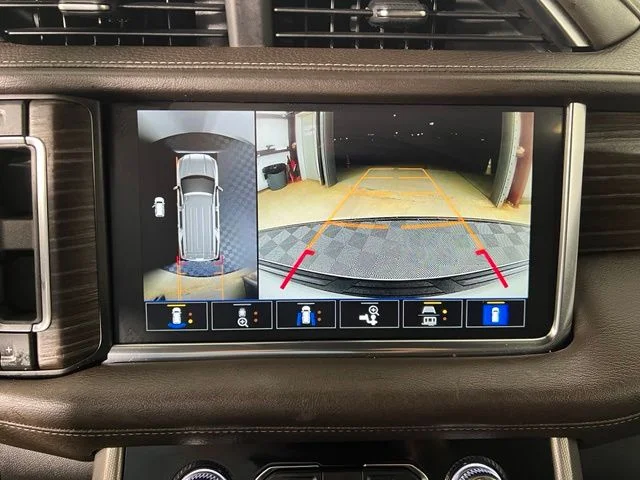 Used 2021 White GMC Denali image 29