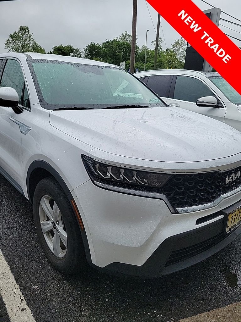 2022 Kia Sorento LX AT's photo