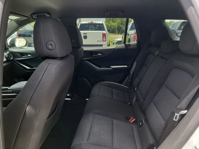 Used 2025 White Chevrolet LT image 13