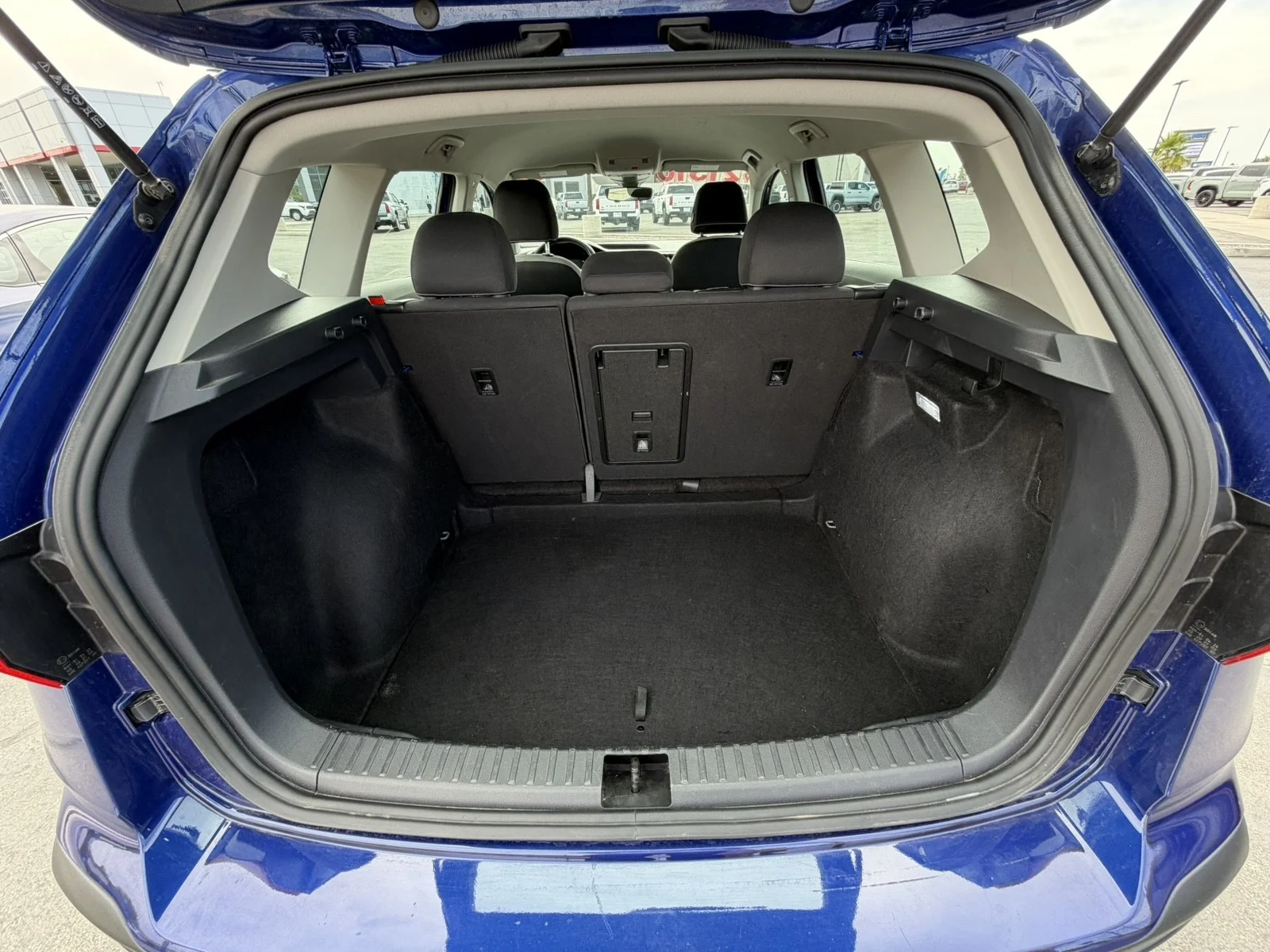 Used 2024 Dusk Blue Metallic Volkswagen S image 11