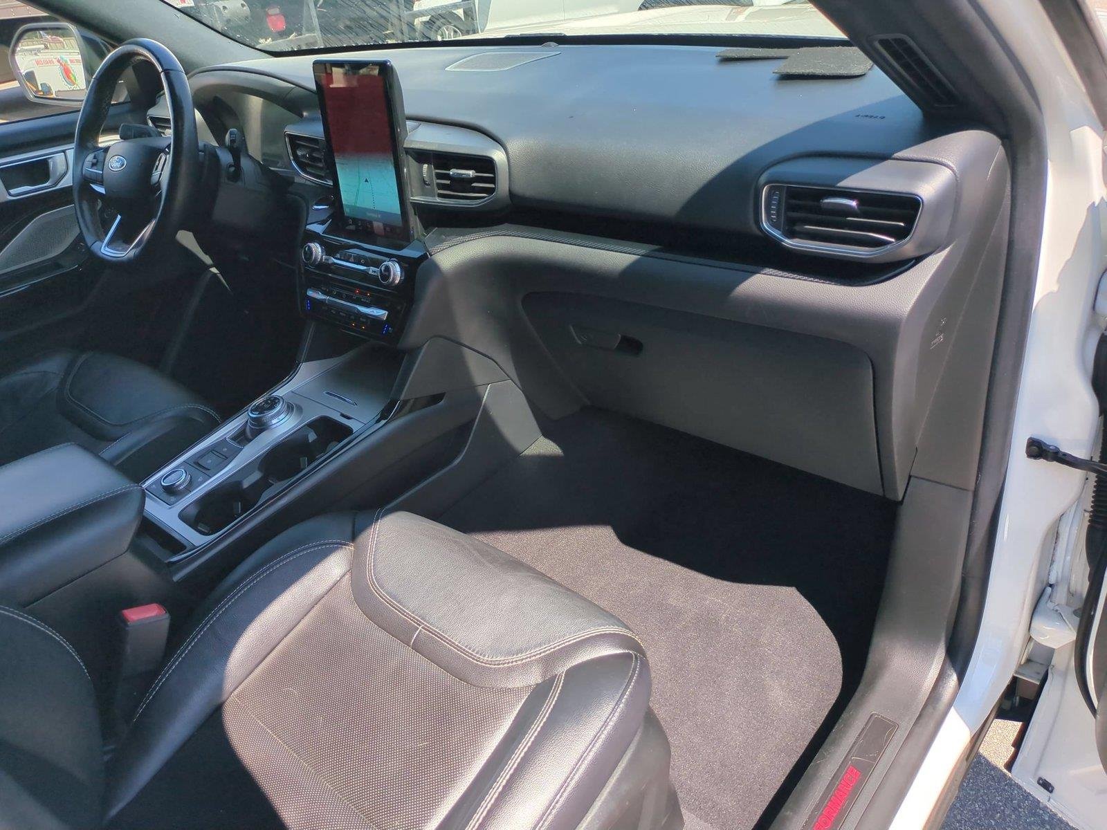 Used 2022 Star White Metallic Tri-Coat FORD ST image 41