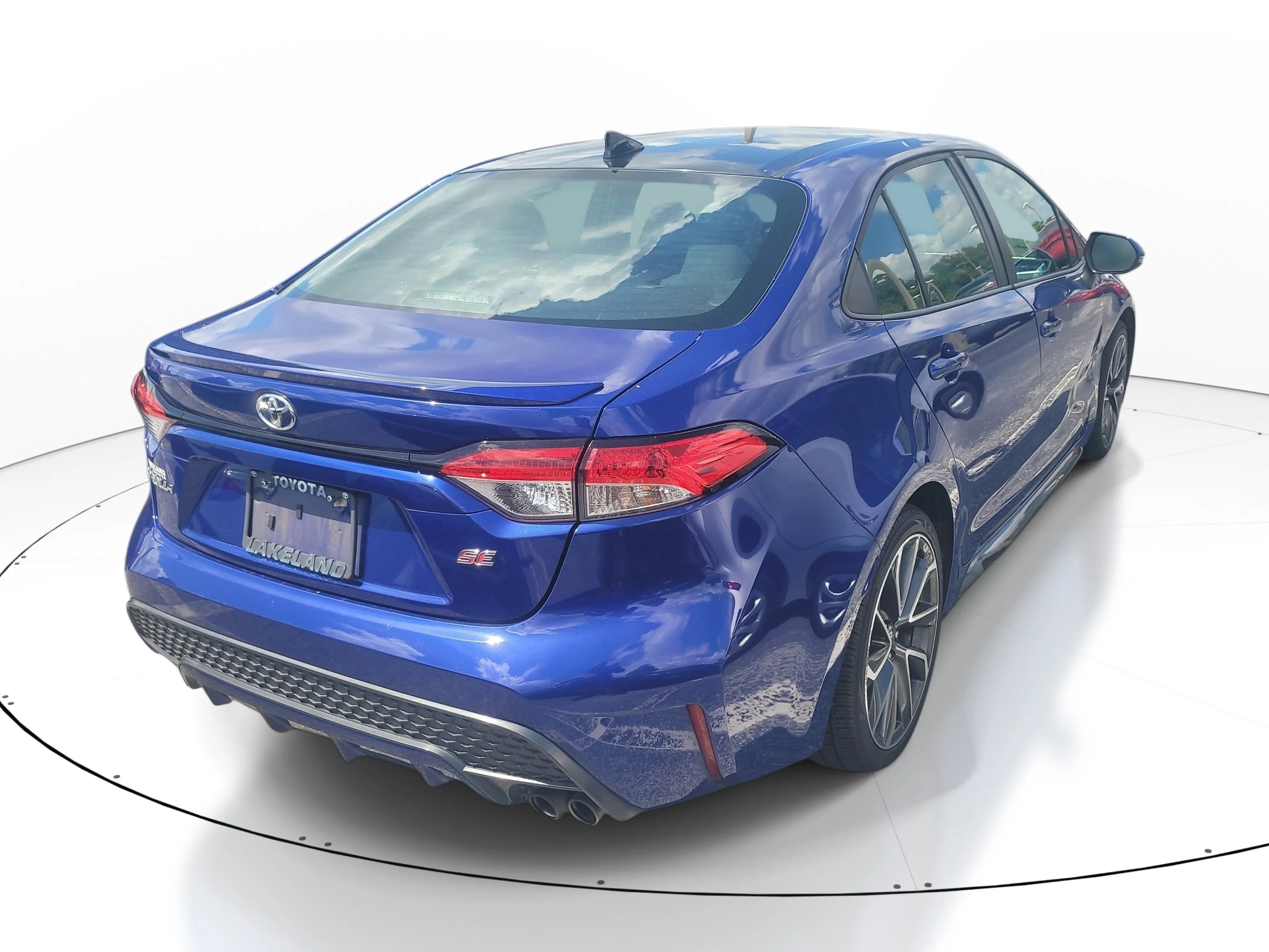 Used 2022 Black Sand Pearl Toyota SE image 6