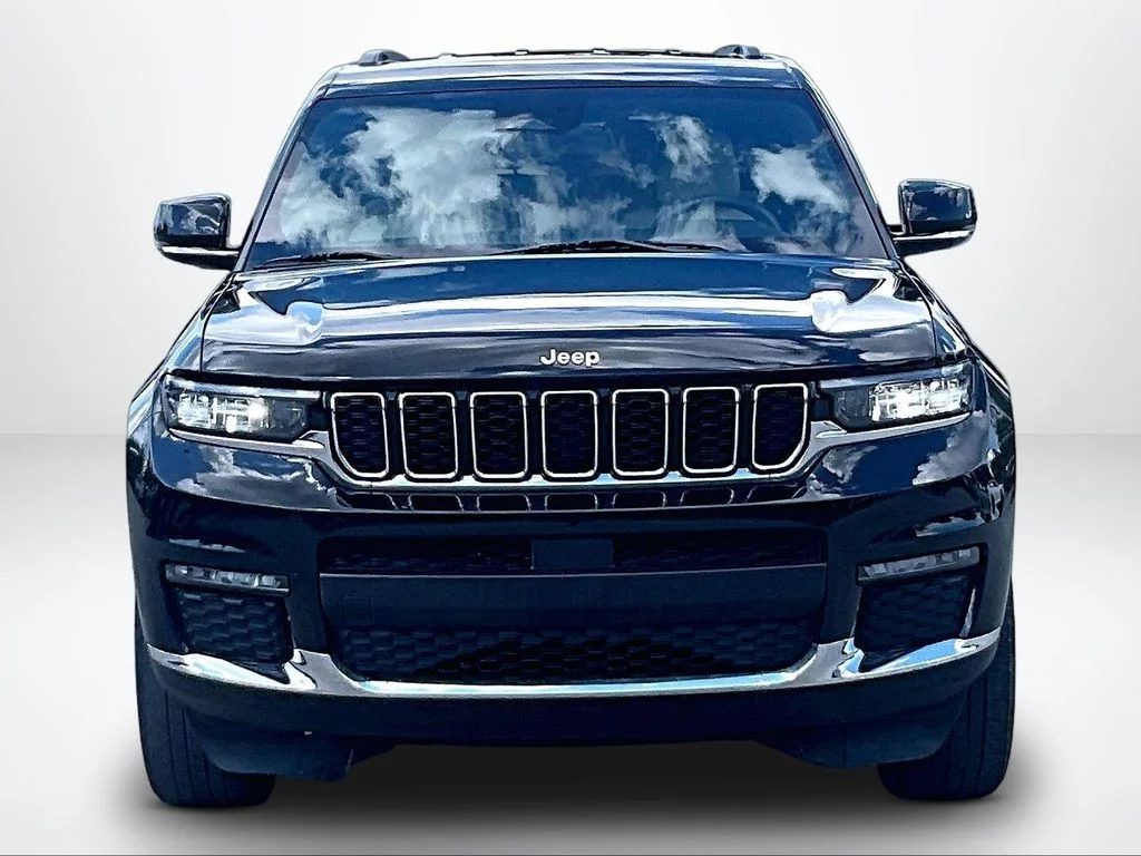 Used 2023 Black Jeep Limited image 4