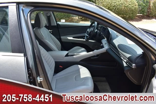Used 2025 Amazon Gray Hyundai Limited image 24